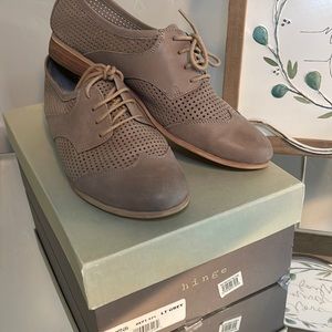 Hinge Oxfords